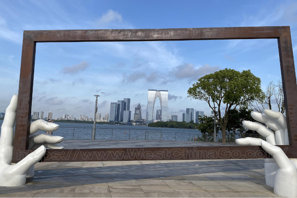Oversized Picture Frame Suzhou viral photo spot